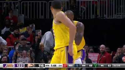 [Highlight] Lebron with a ridiculous turnaround baseline fadeaway for 45