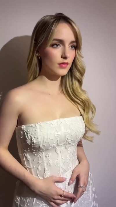 Charming Mckenna Grace in a beautiful white dress 🤍