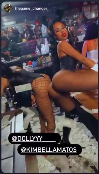 Kimbella workin it 🍑🔥🔥