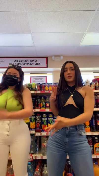 Paulina Serrano rocking the green top