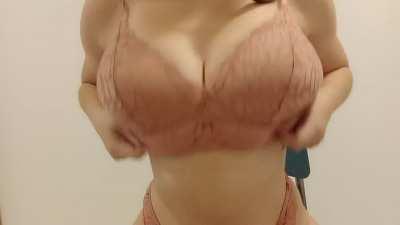 [OC] I get wetter the more they bounce!