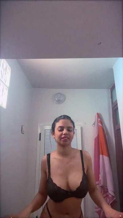 I'm home alone.. please cum over