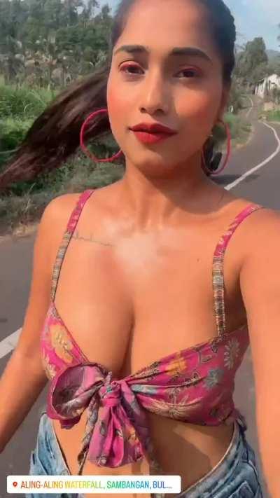 Walking done right. What a sight