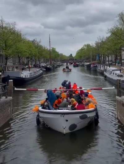 WCGW not sitting down properly.