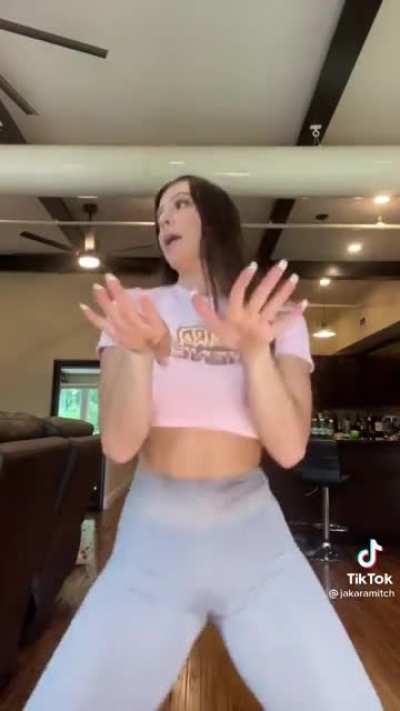 Fat pussy lips in yoga pants camel toe