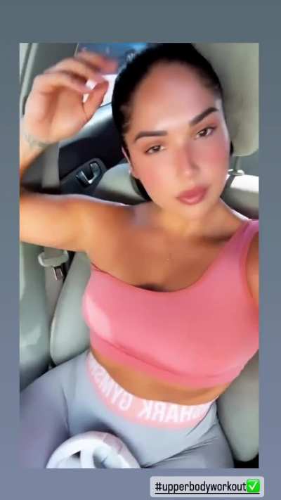 Stefany Hurtado (@fitsteffyy)