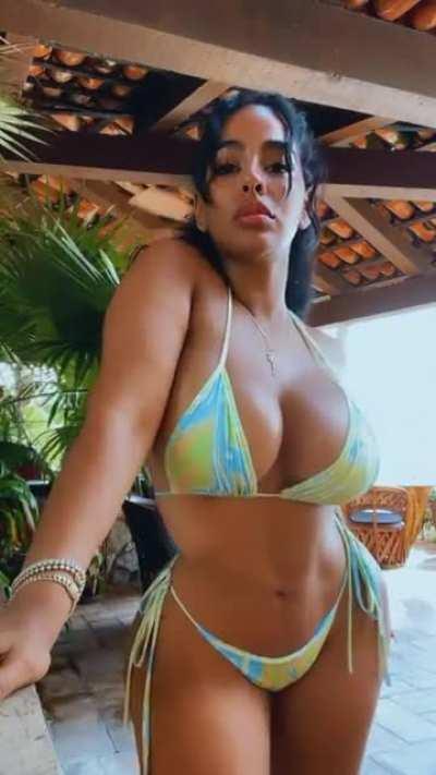 Ayisha diaz (@ayishadiaz0)