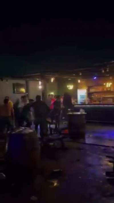 [TUCUMAN] Destrozos, descontrol y sillazos en un boliche