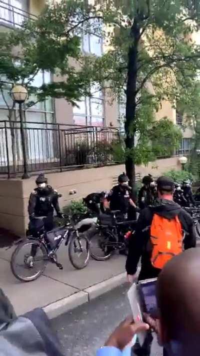 THE POLICE WERE SPOTTED INSTIGATING VIOLENCE MULTIPLE TIMES AGAINST PROTESTERS!! DO NOT LET THIS GO UNSEEN