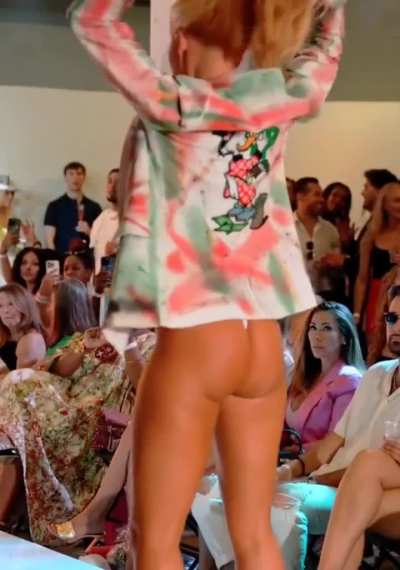 Danielle Moinet/Summer Rae knows what we want