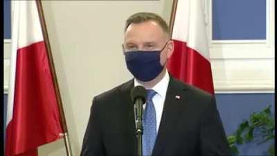Andrzej Duda komentuje przebieg wyborów 2020, koloryzowane