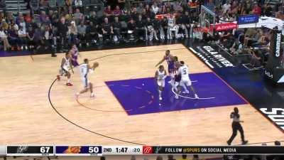 [Highlight] Victor Wembanyama flies in for the dunk off of a KD turnover