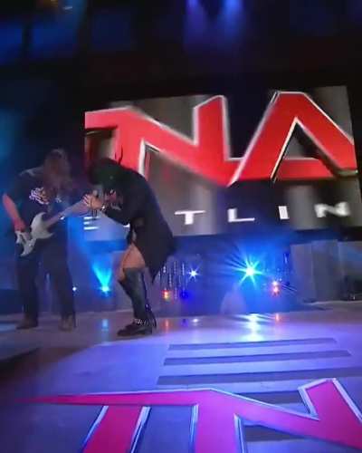 Tara’s live performance gets interrupted