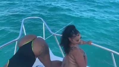 💫 EVERY DM of EVERY BAD CHICK for life, NO monthly fees. Join Vip today. 💫