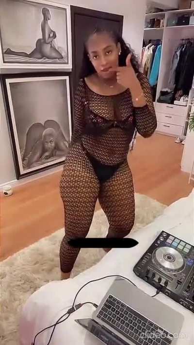 🎛🖤🍑