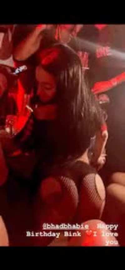 She getttin thiccc thiccc