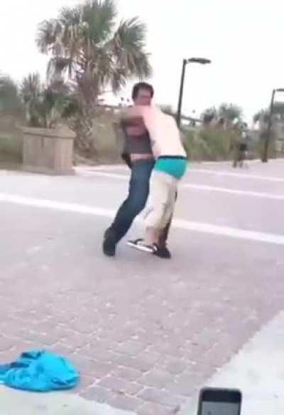 Guillotine in a street fight