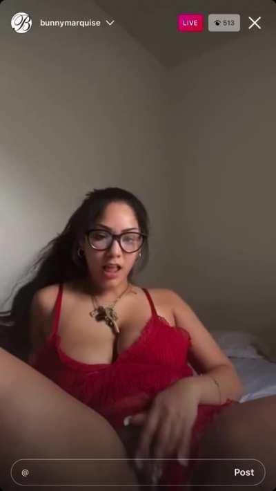 Bunny ass flash and pussy play