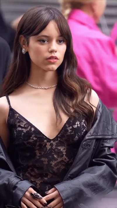 Jenna Ortega is beautiful! ❤️