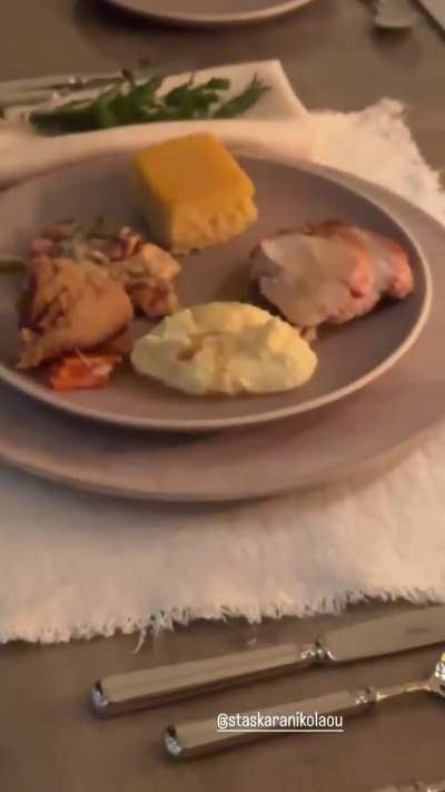 Instagram - Friendsgiving - 11.21.2024