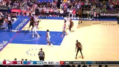 [Highlight] Trae finds Capela who somehow finishes the one handed layup to cut the lead to 9