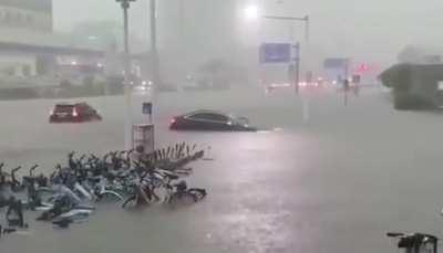 Flooding in China ft. aquacar