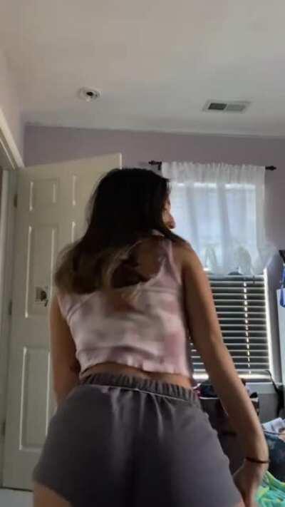 @yasminesams - Woah 😳🎂