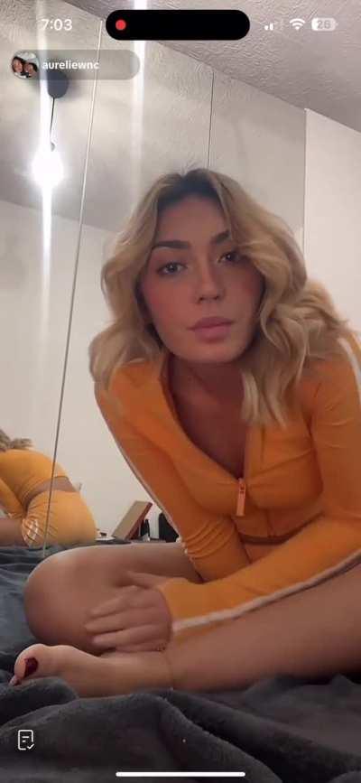 Tiktok live French girl toes & soles 