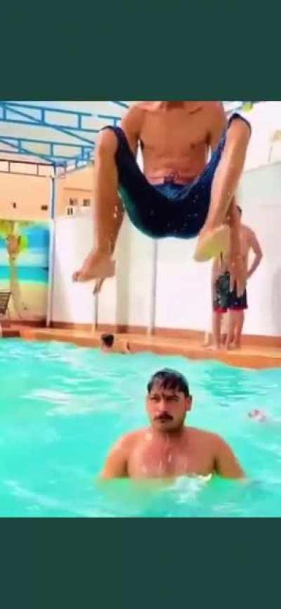 Broken neck head ass