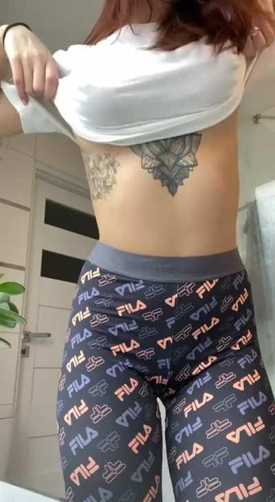 Can I make you happy with my simple nude?