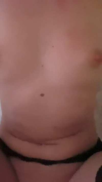 😈 FREE SUB! French little slut 🙈, I love squirt 💦 and hard sex 🔥 Link in comment 👇🏼