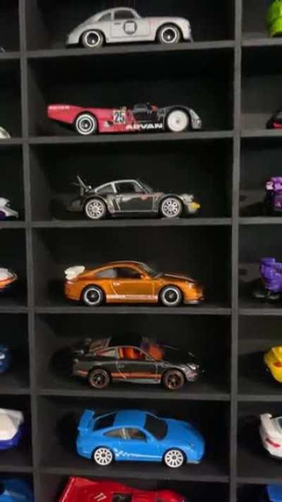 My Porsche display is finally filled