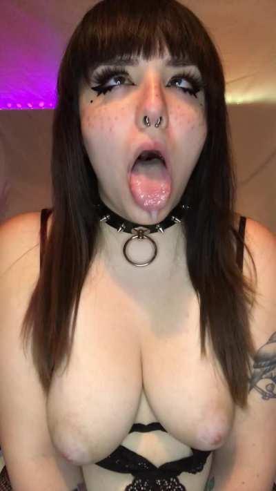 Happy Monday! I hope my eager mouth is on your mind all week long 🖤