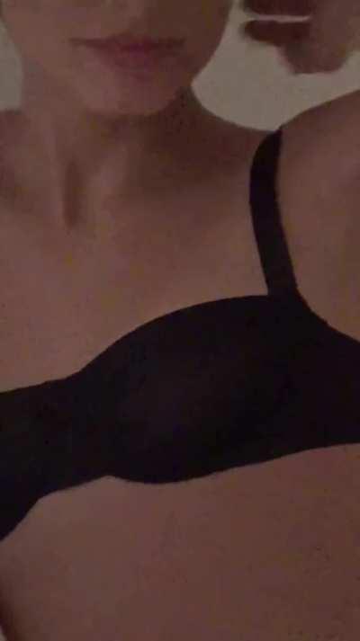 Dixie D'Amelio never stops teasing