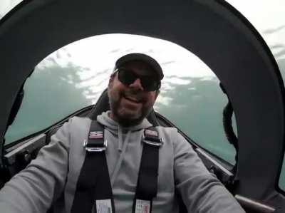 Bu acunun bindiği alet değil mi? Çok eğlenceli gözüküyor lan.