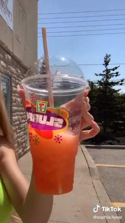 Jiggling 😍😍🍒