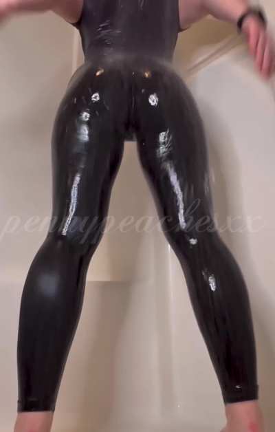 Wet spankings are best 😜