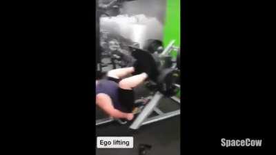Guy shits himself when trying to leg press. I recommend you listen with audio on.