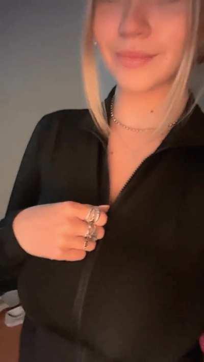 Angie Faith busting out.