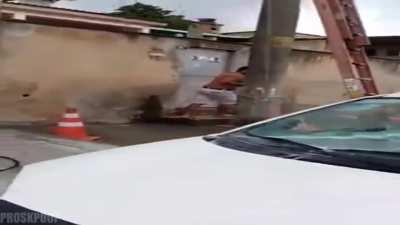 Cortaram a luz do kratos