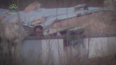 Syrian rebel got headshot( old video)