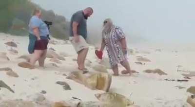 To record that unique moment in your life, no one better than your photographer friend ...