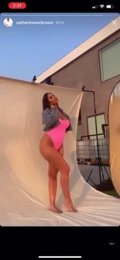 Wish she turns arounds!!