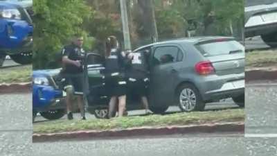 Encontre el video donde bajan al nabo que arrastró a los policias y le puse musica de Halloween Kills (Nombre del tema: Payback-Venganza)