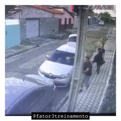 Dude anticipates attack (2 angles)