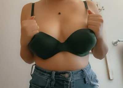 Would you suck on my titties?😍