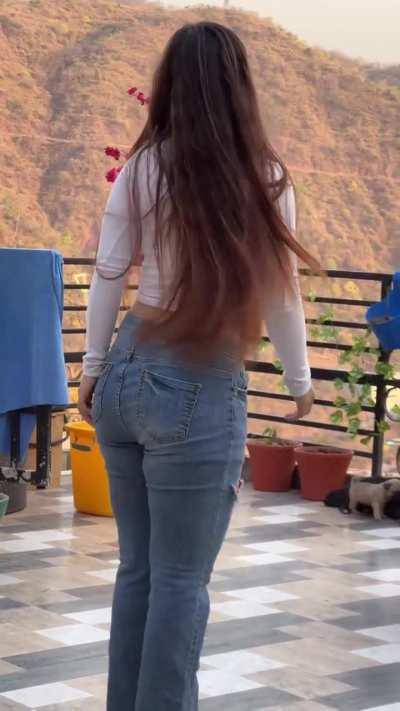 Poonam Thakur 