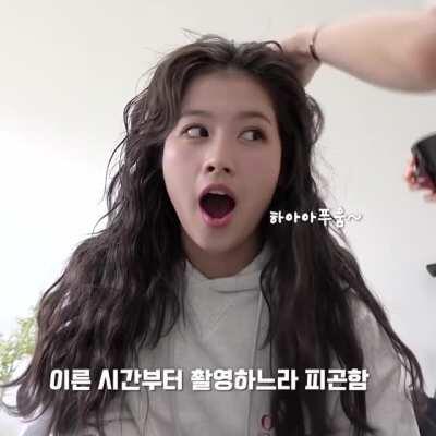 210405 - Sana with the cutest yawn ever