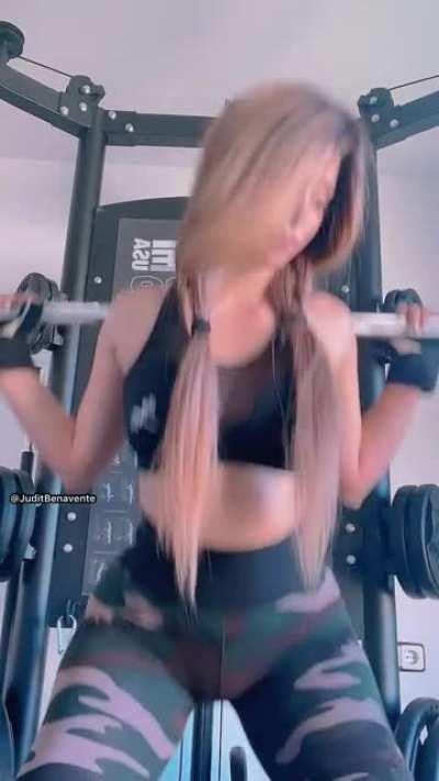 Judit Benavente - Camel Toe Squats