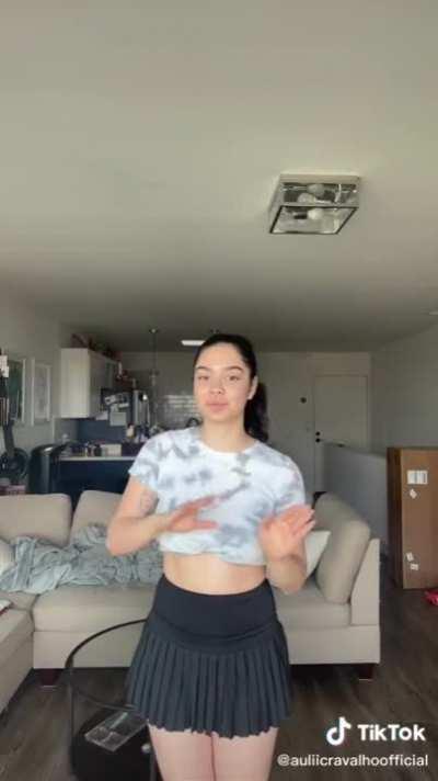 Auli’i Cravalho is just showing off